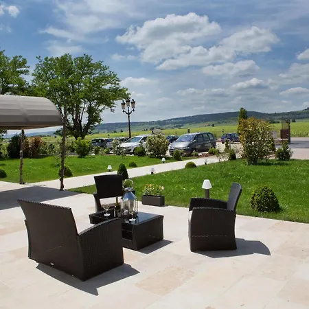 Ermitage De Corton - Teritoria 4*